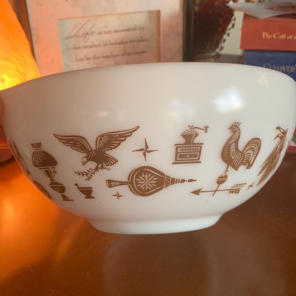 VINTAGE 1960’s Pyrex Early American bowl